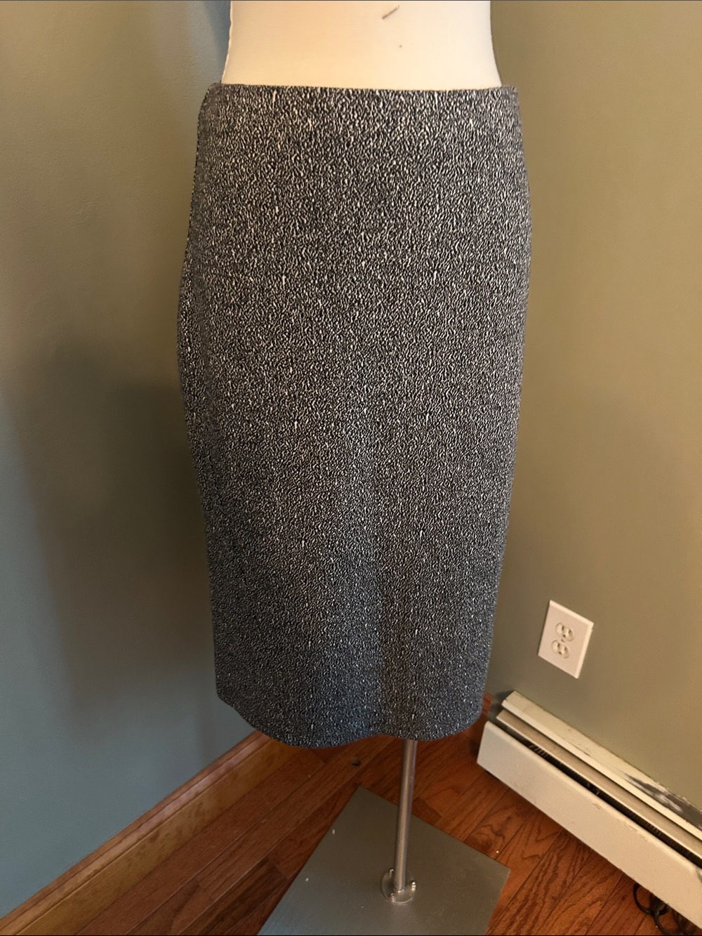 Philosophy Black and White Buttery Soft Pencil Skirt